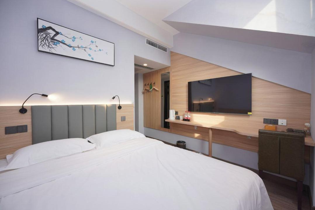 Beijing Dongdan Hotel Near Wangfujing Street,Tian'Anmen Square,The Forbidden City,Free Self-Service Laundry Room Экстерьер фото