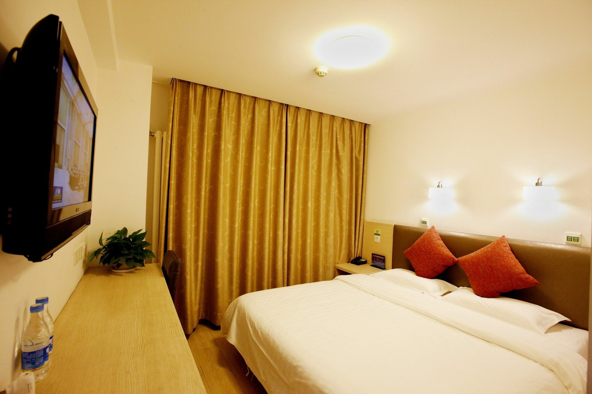 Beijing Dongdan Hotel Near Wangfujing Street,Tian'Anmen Square,The Forbidden City,Free Self-Service Laundry Room Экстерьер фото